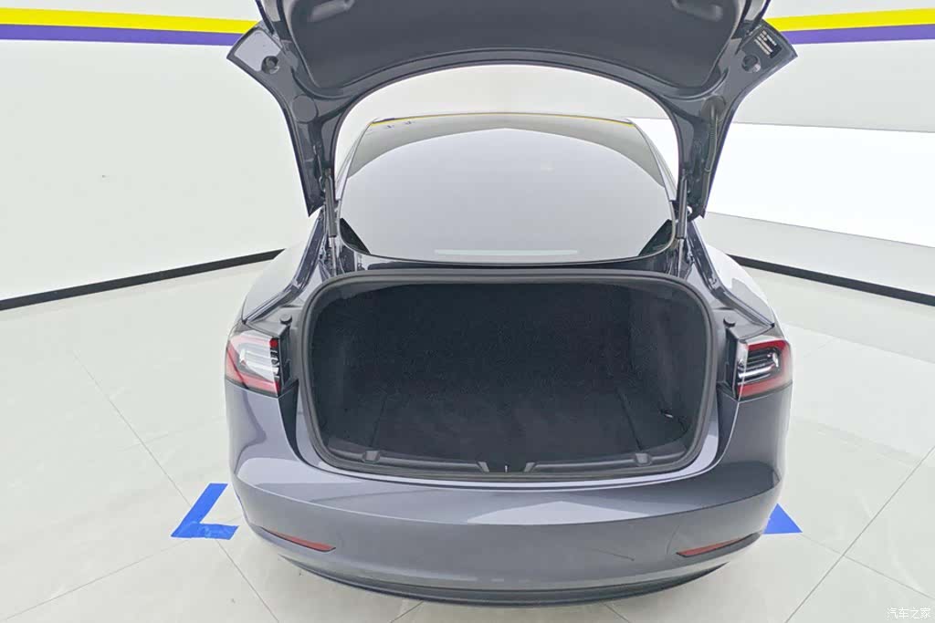 Tesla Model 3, 2020 4