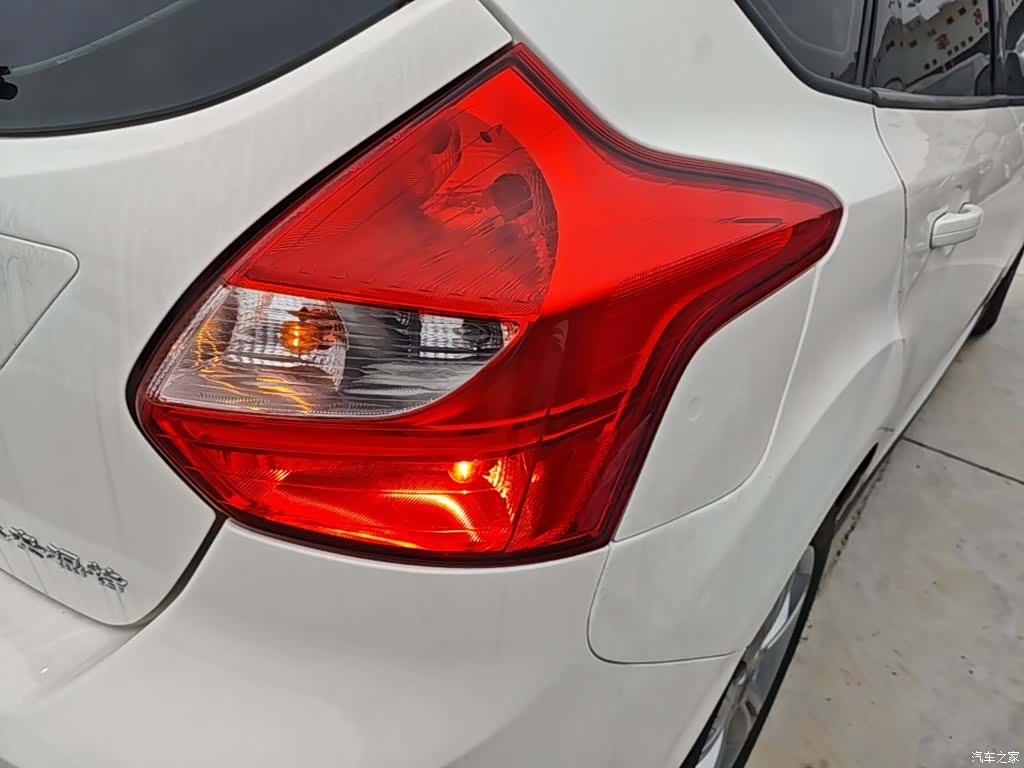 Ford Focus, 2014 8