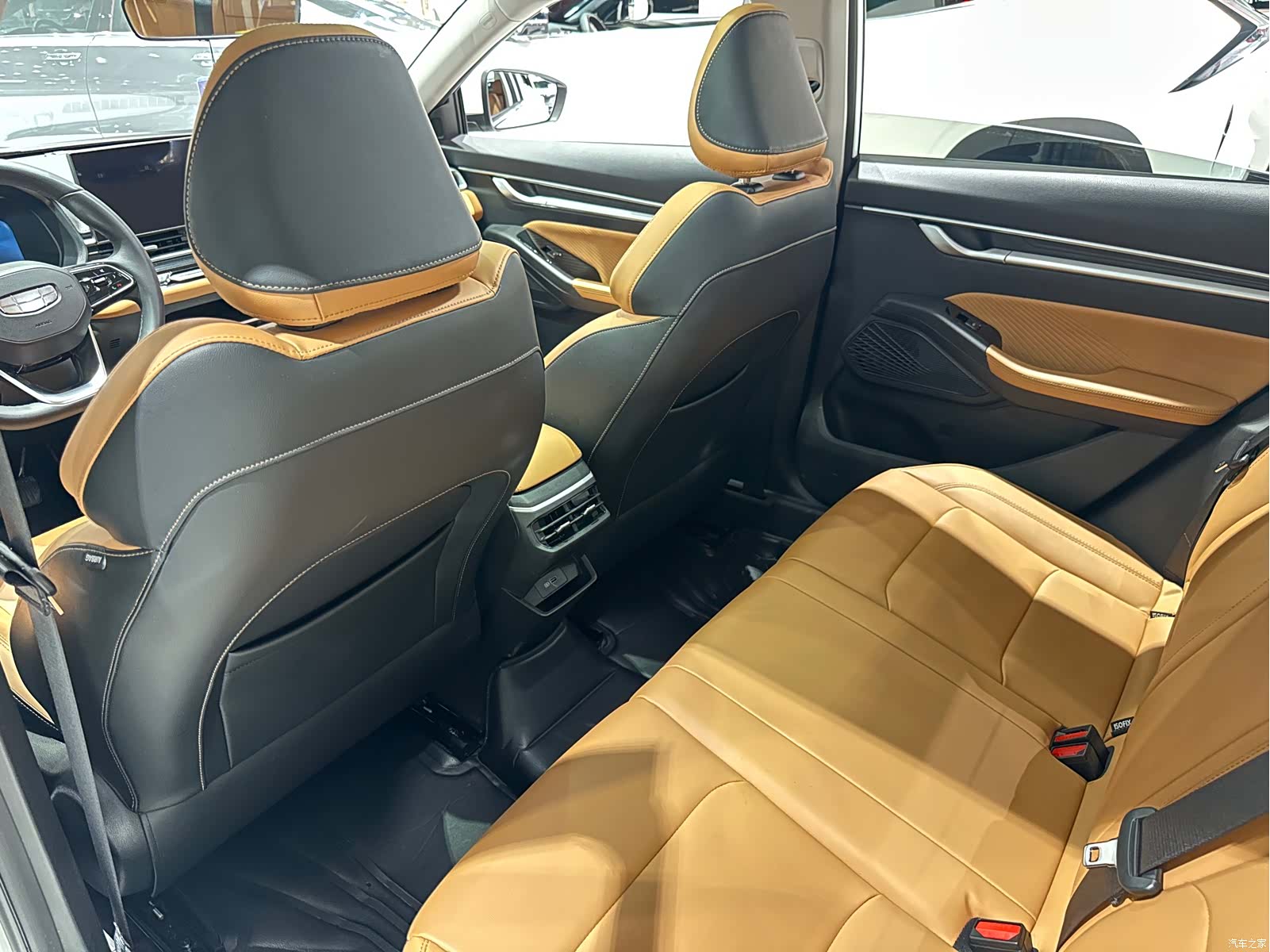 Geely Emgrand, 2024 9