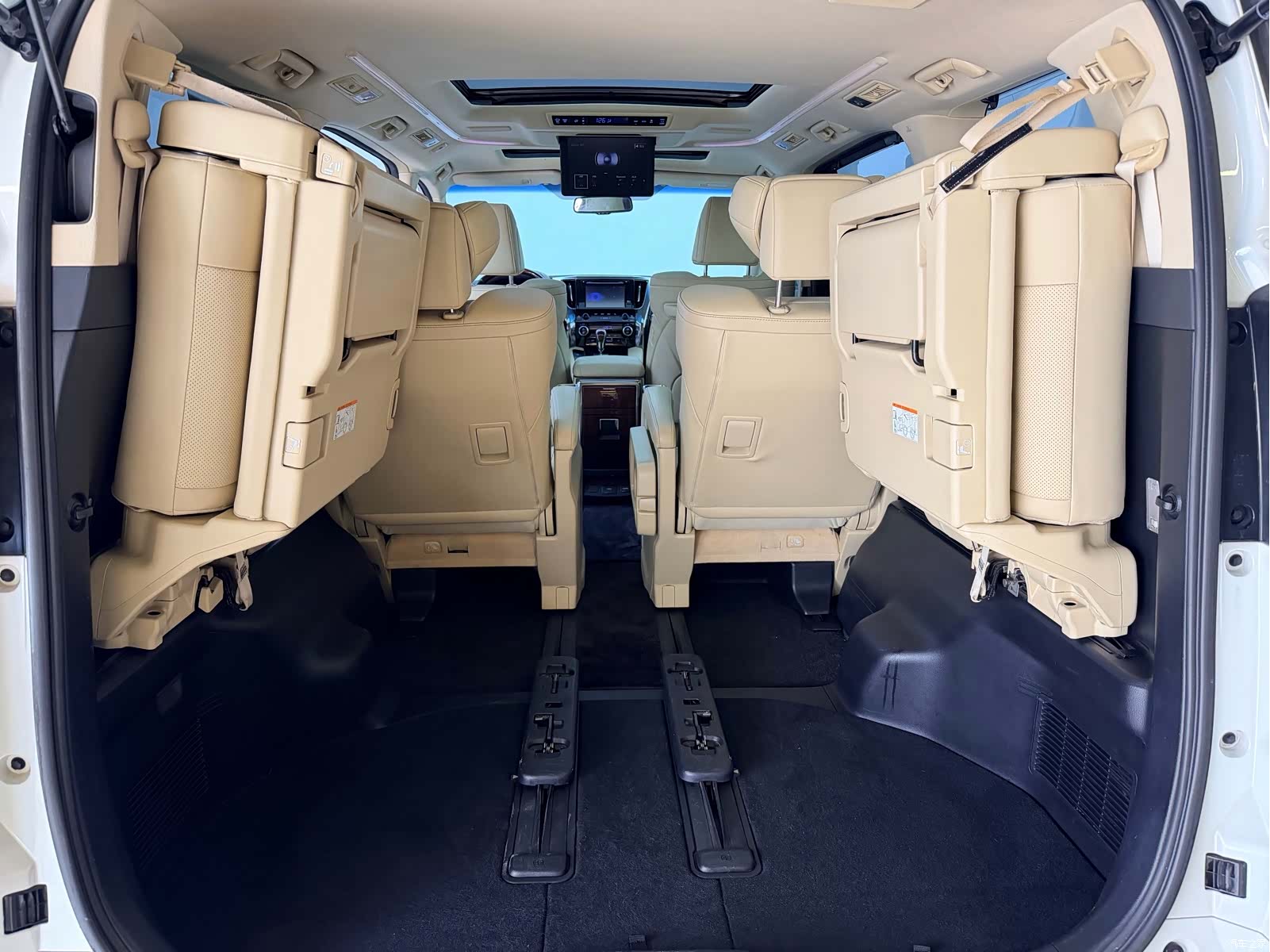 Toyota Alphard, 2018 13