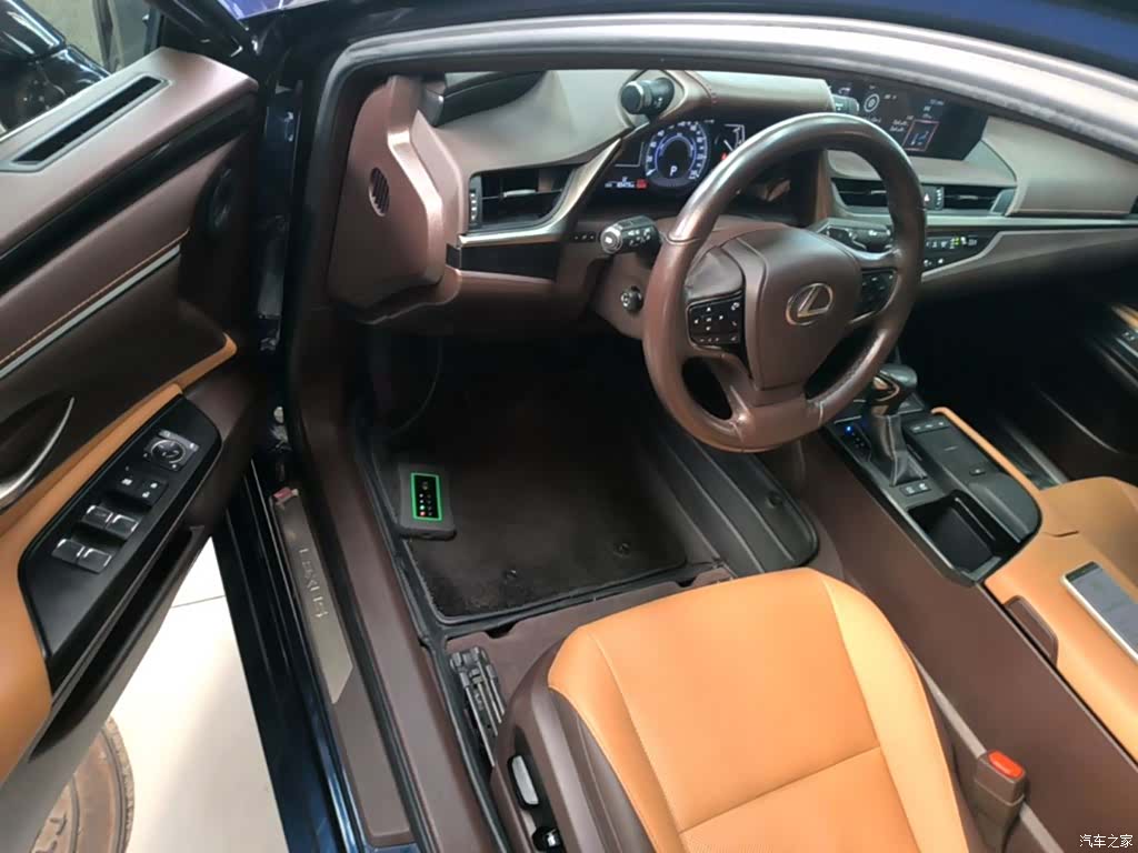 Lexus ES, 2021 9