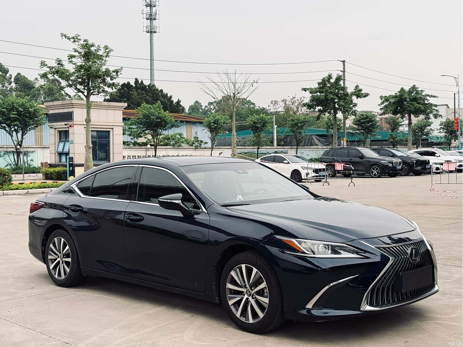Lexus ES, 2019 3
