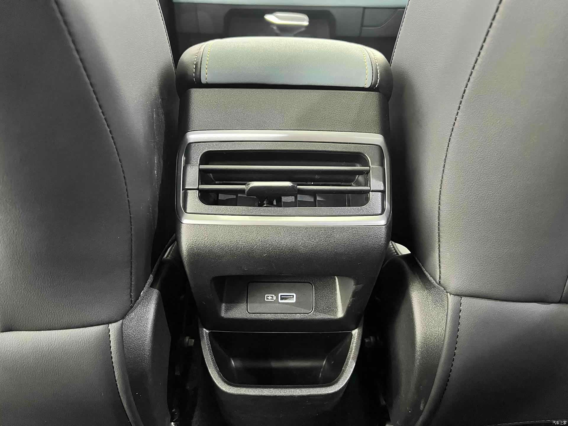 Geely Emgrand, 2022 14