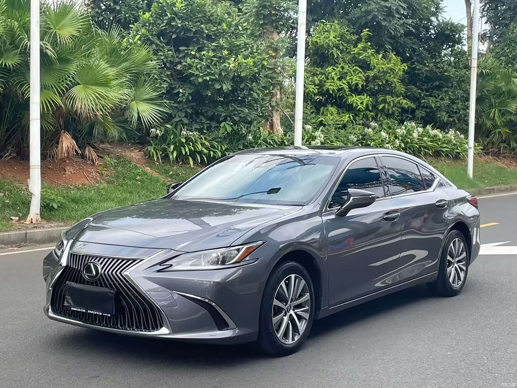 Lexus ES, 2021 1