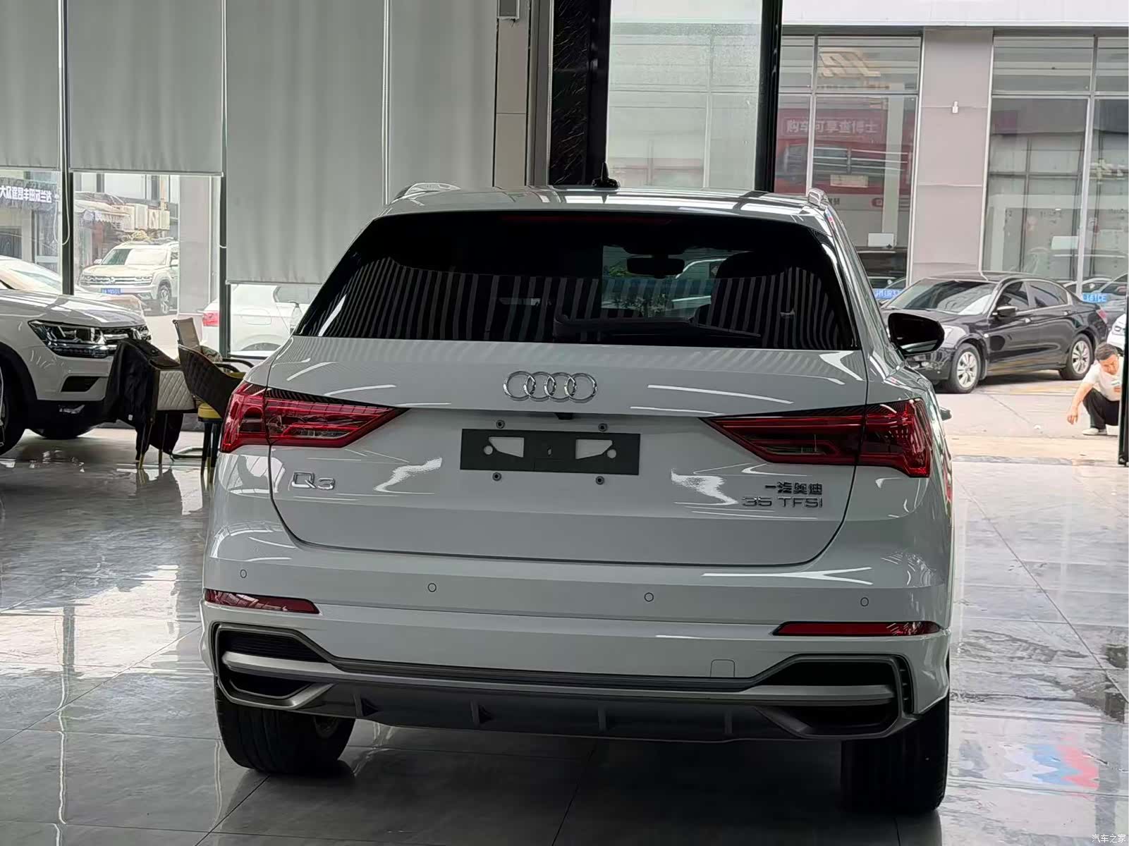 Audi Q3, 2022 11