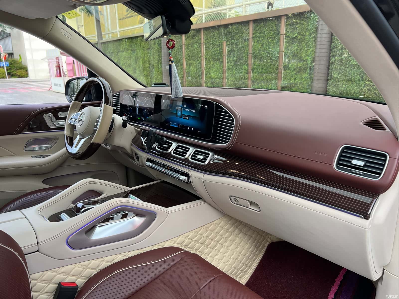 Maybach GLS, 2021 11