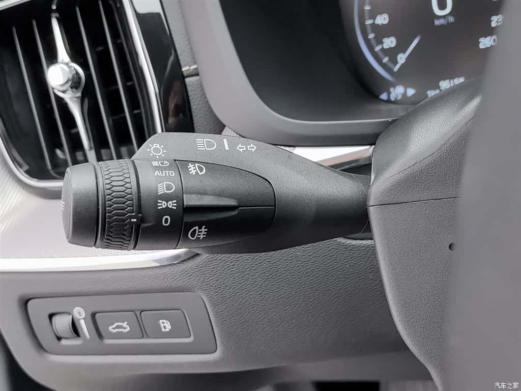 Volvo XC60, 2019 21