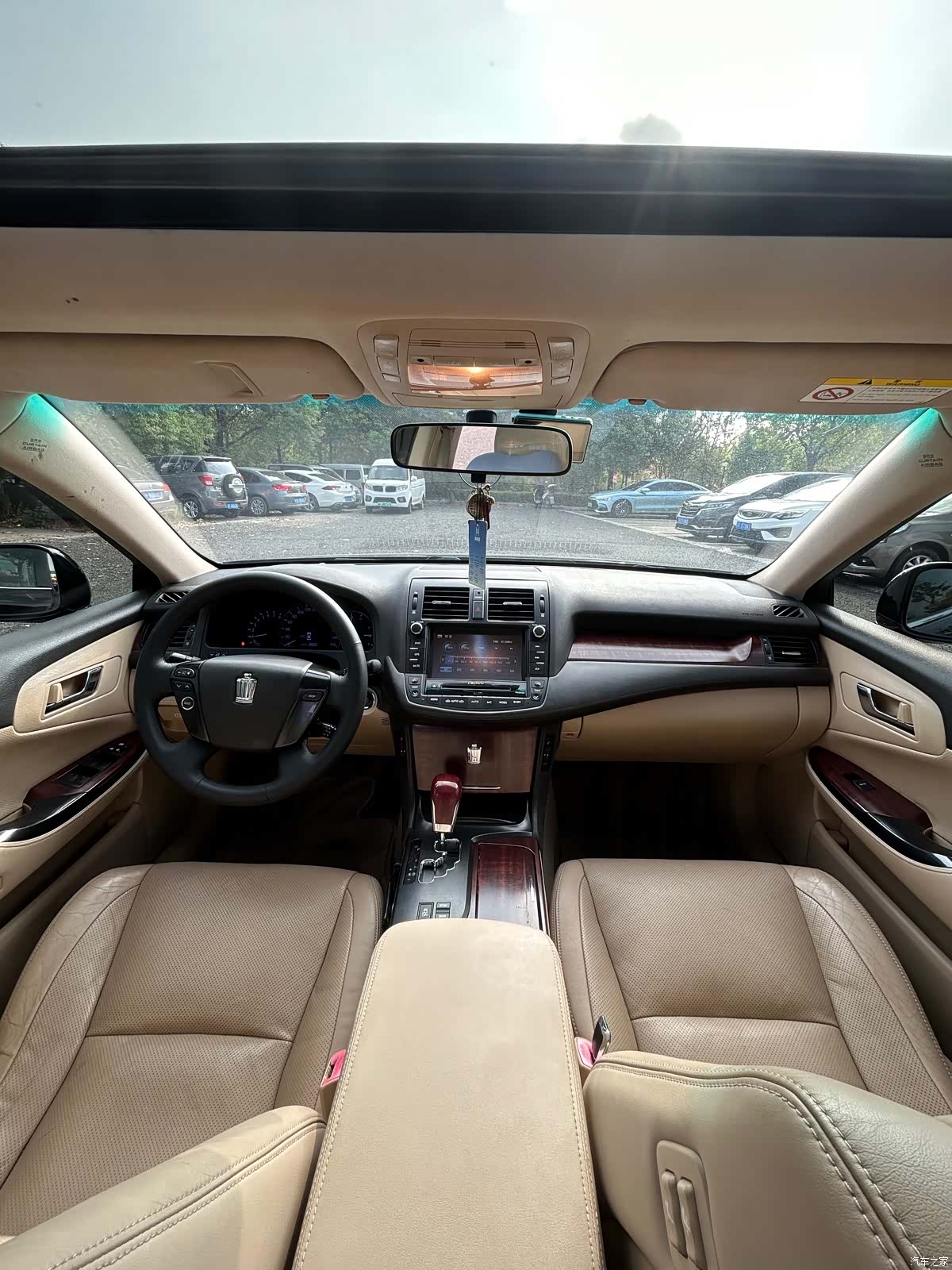 Toyota Crown, 2011 8