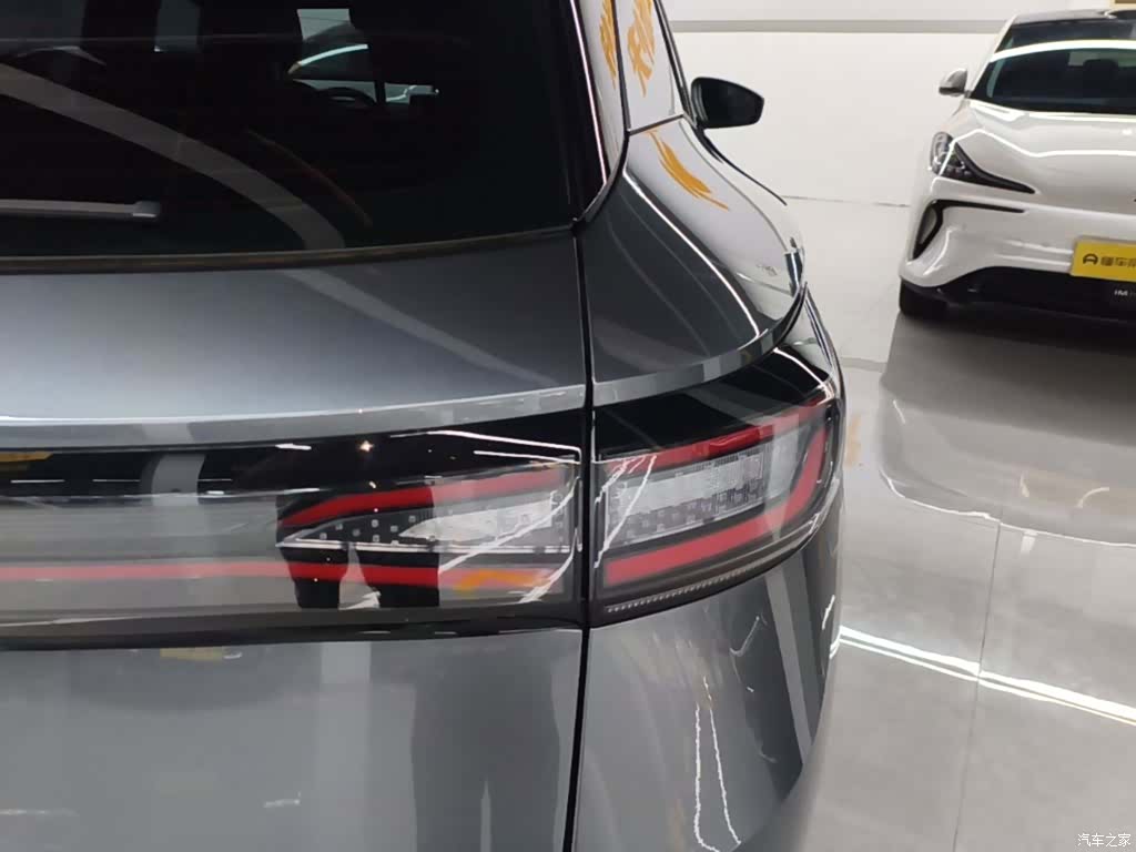 Volkswagen ID.4, 2023 8