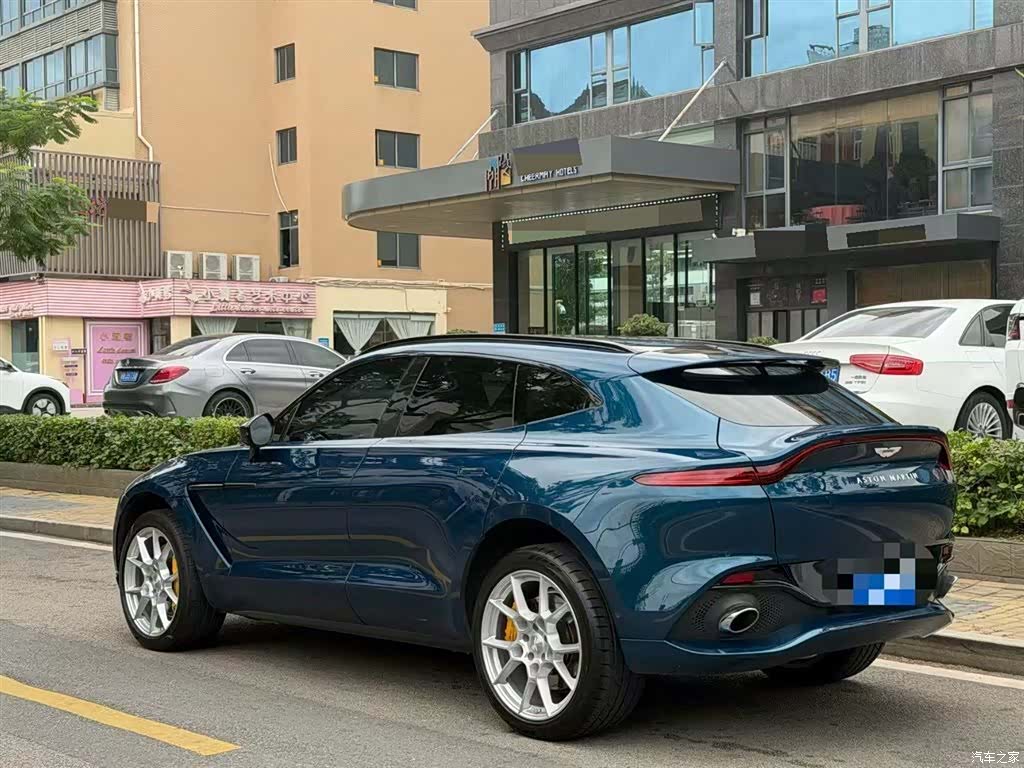 Aston Martin DBX, 2021 6