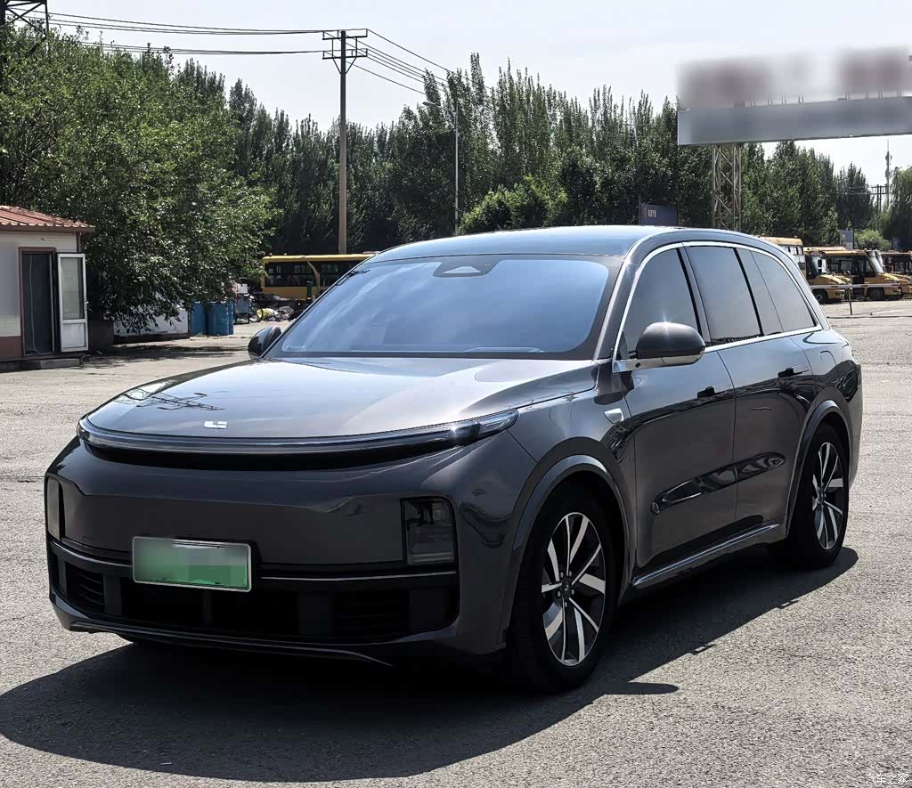 Li Auto L8, 2023 11