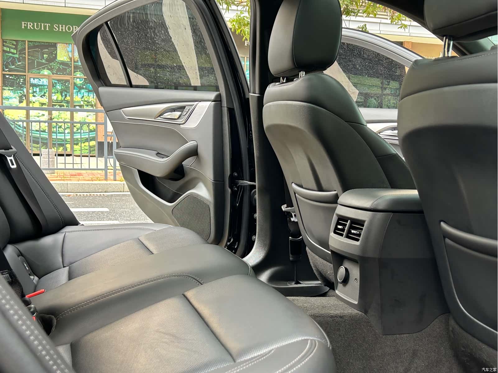 Cadillac CT5, 2023 13