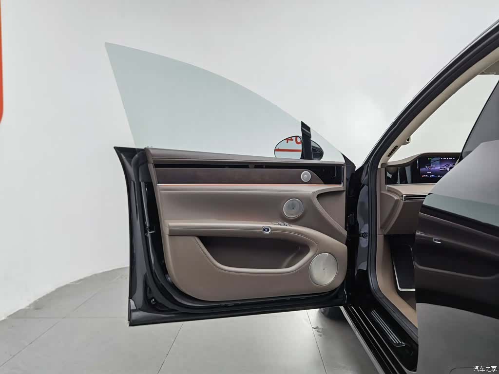Stelato S9, 2025 8