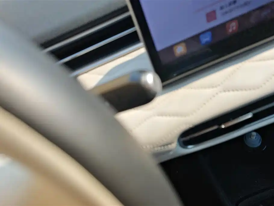 Dongfeng Nammi Nano 01