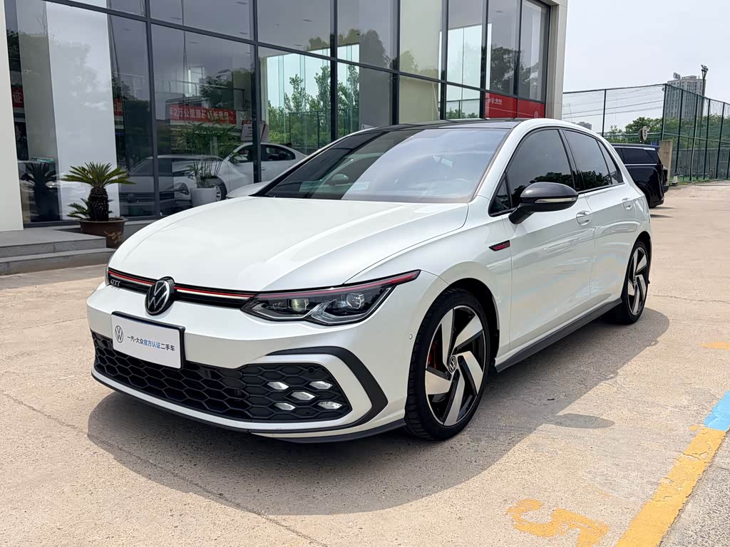 Volkswagen Golf GTI