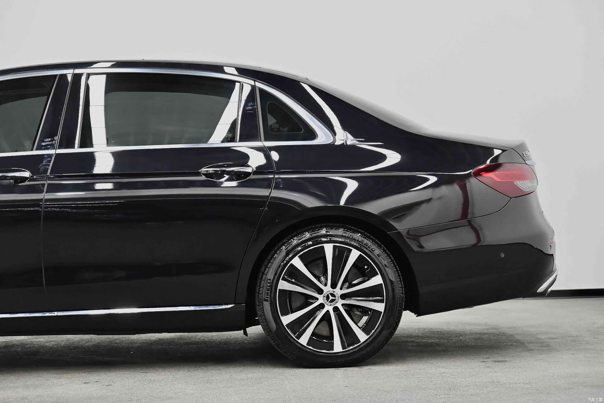 Mercedes-Benz E-Class, 2022 14