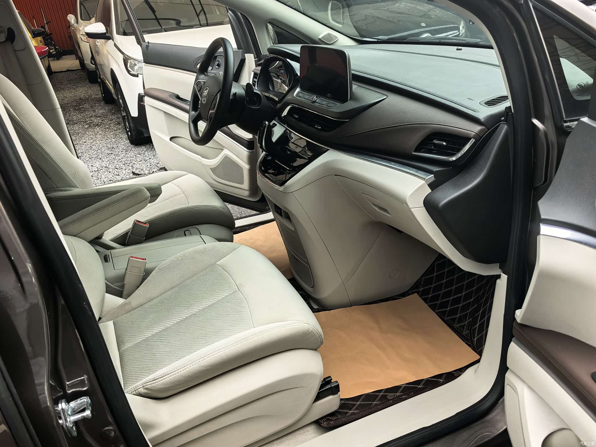 Buick GL8, 2024 12