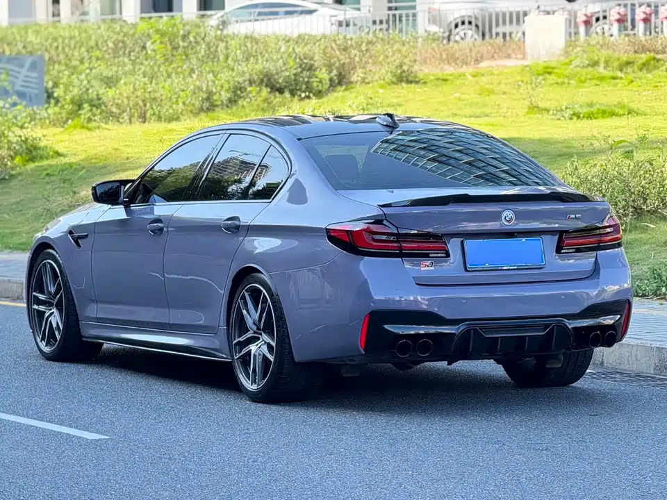 BMW M5