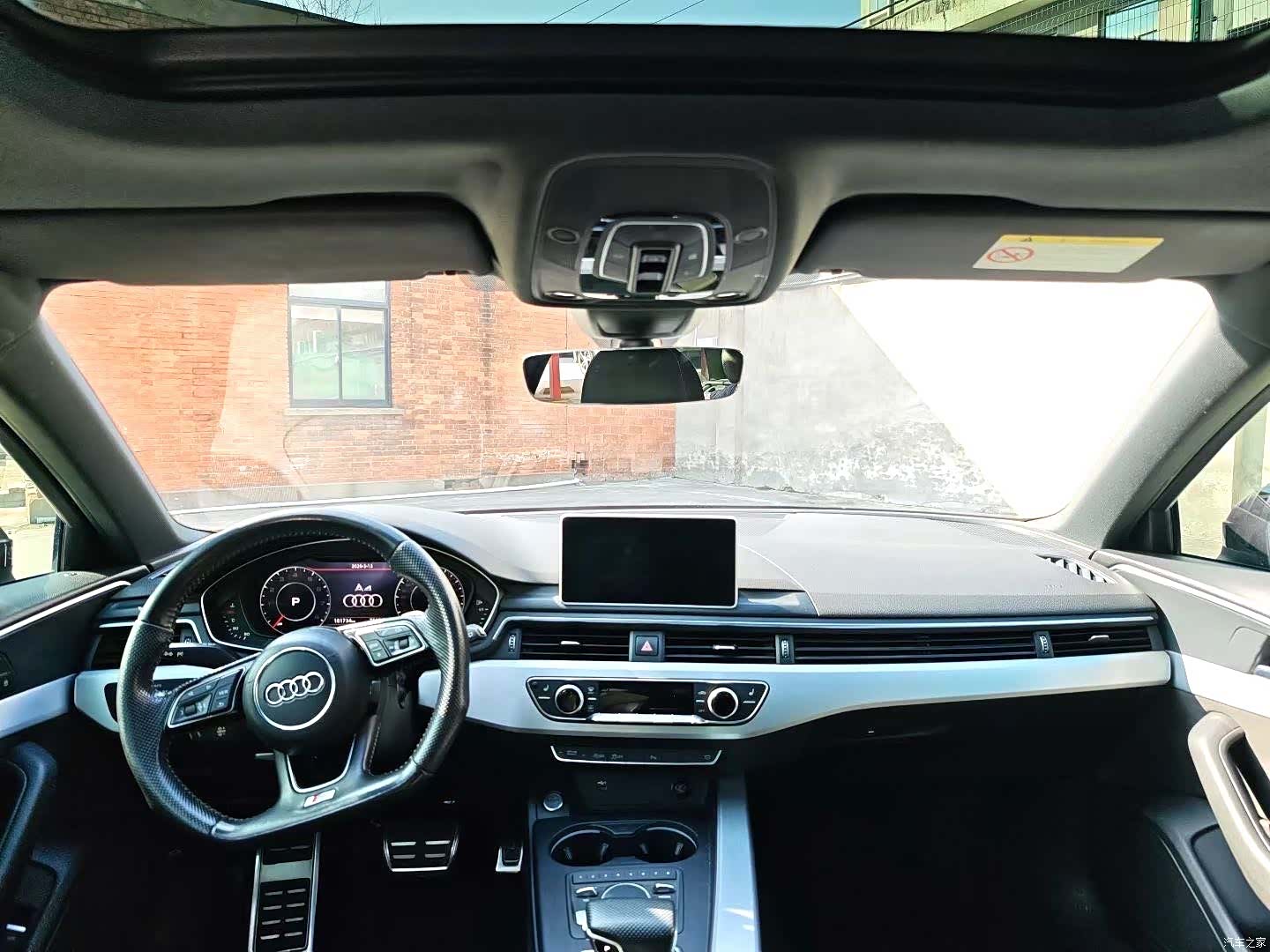 Audi A4, 2019 все фото