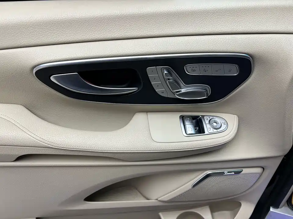 Mercedes-Benz V-class