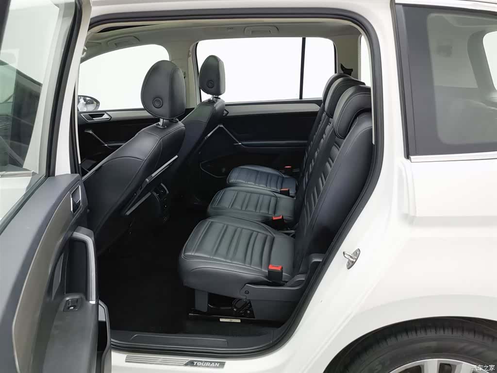Volkswagen L, 2018 15