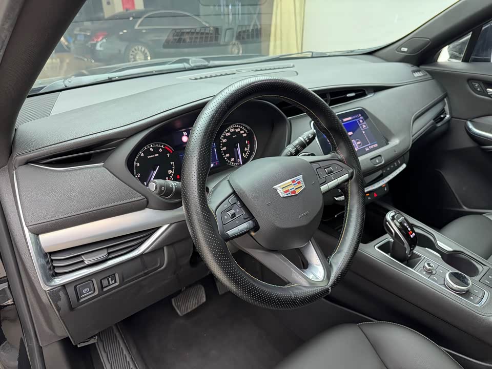 Cadillac XT4
