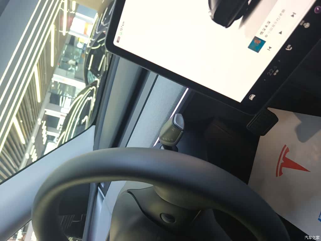 Tesla Model Y, 2024 14