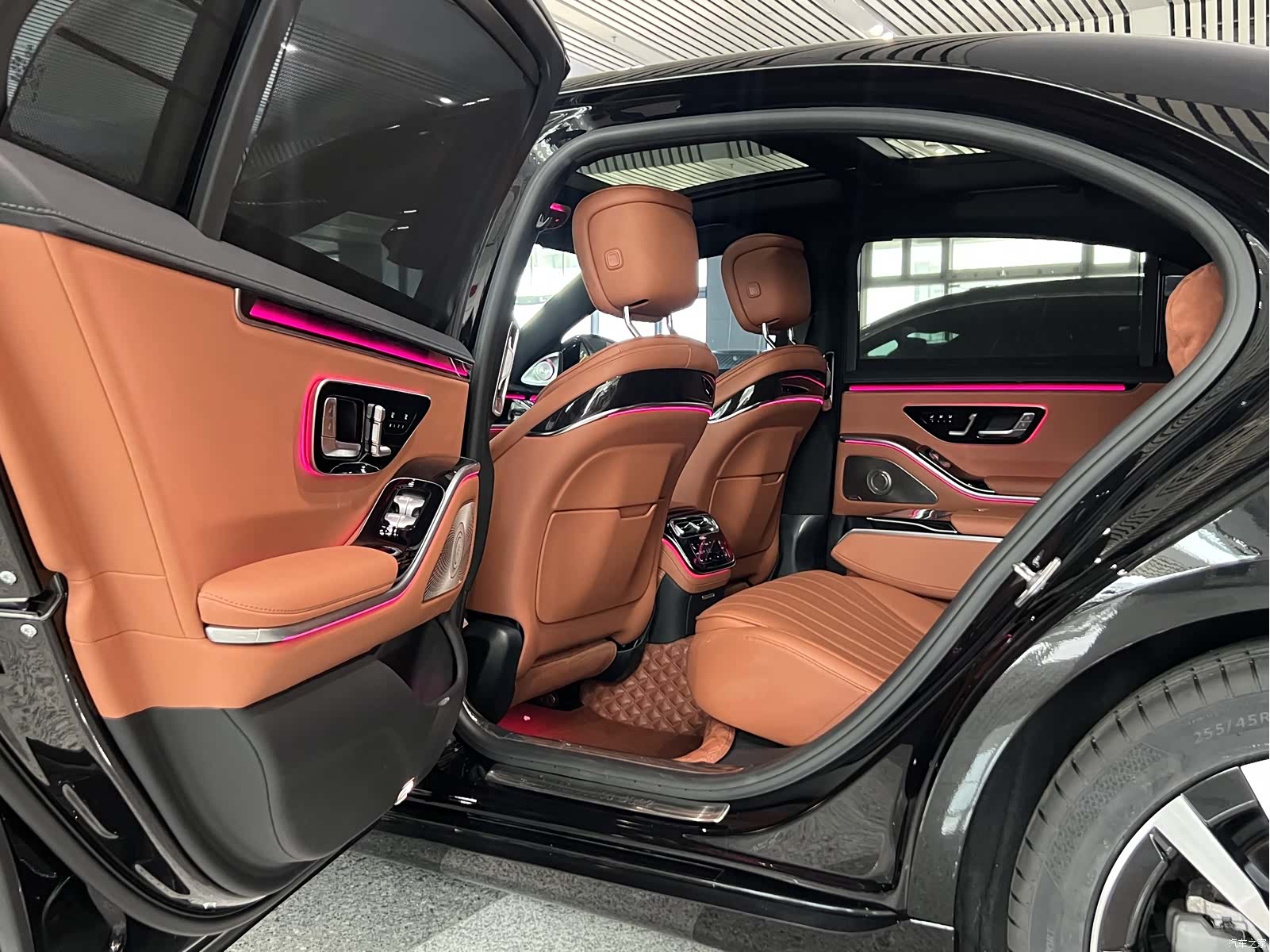 Mercedes-Benz S-Class, 2023 6