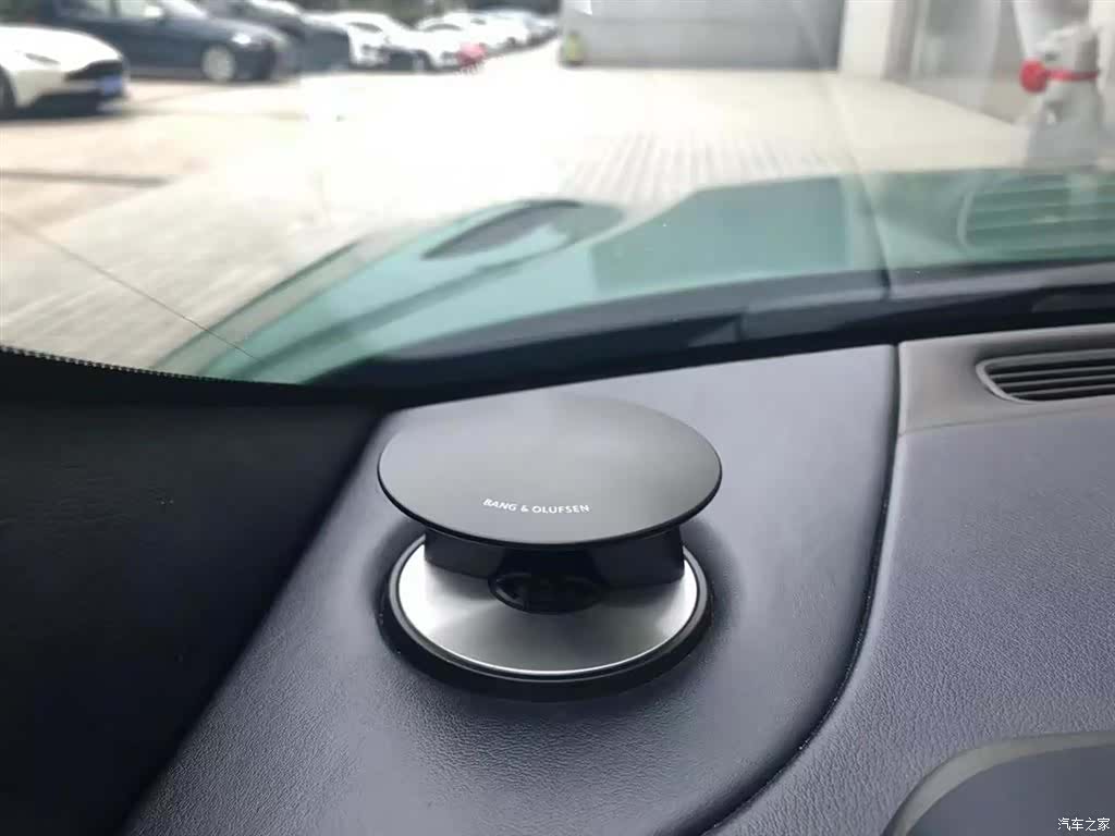 Aston Martin DB11, 2019 все фото