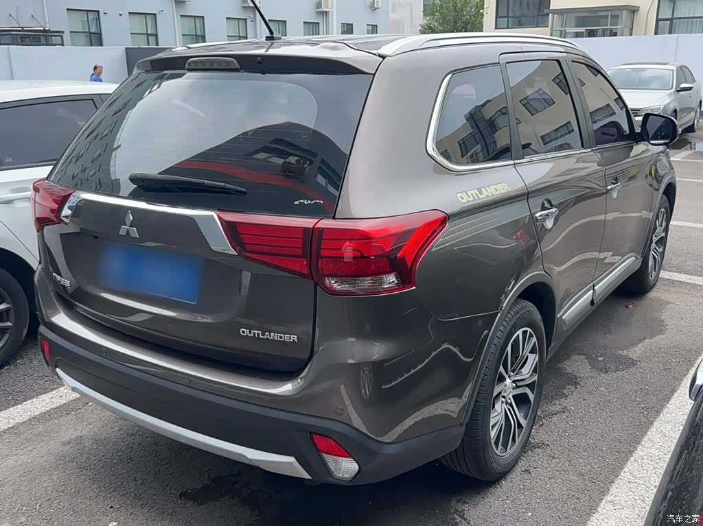 Mitsubishi Outlander, 2017 10