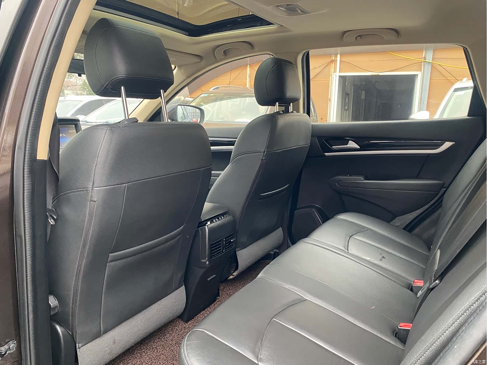 DongFeng AX7, 2016 11