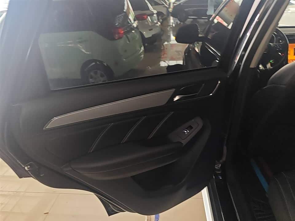 Roewe RX5 Roewe RX5
