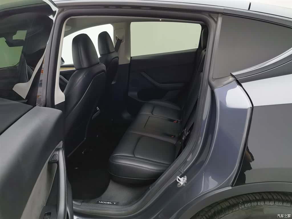 Tesla Model Y, 2022 15