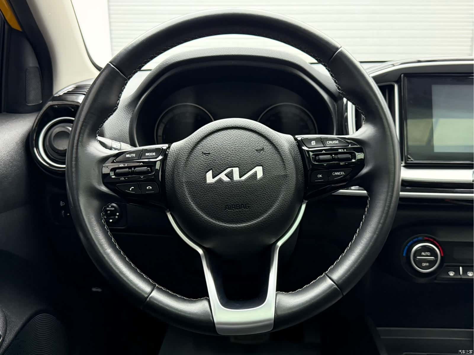 Kia KX1, 2022 11