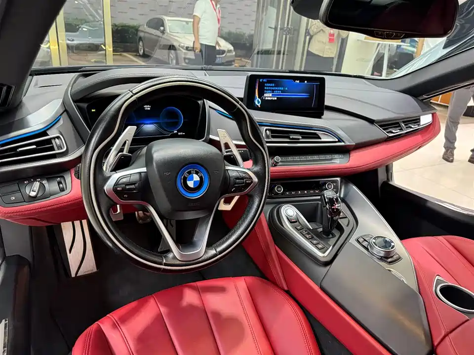 BMW i8