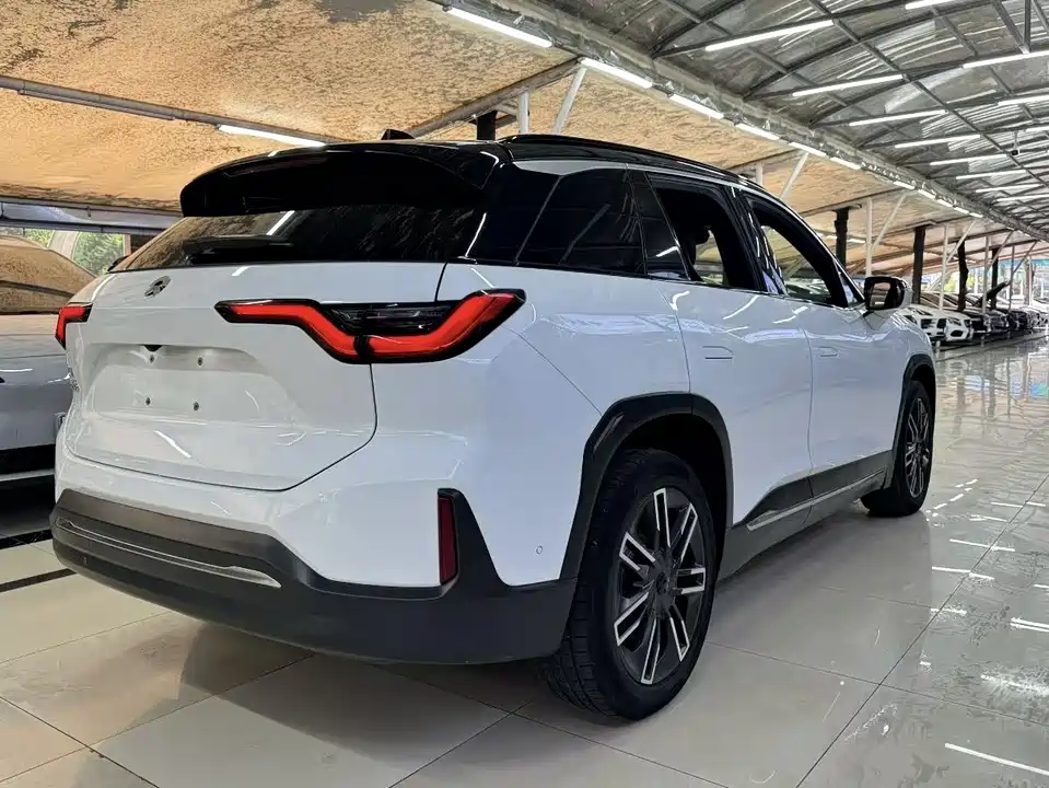 NIO ES6