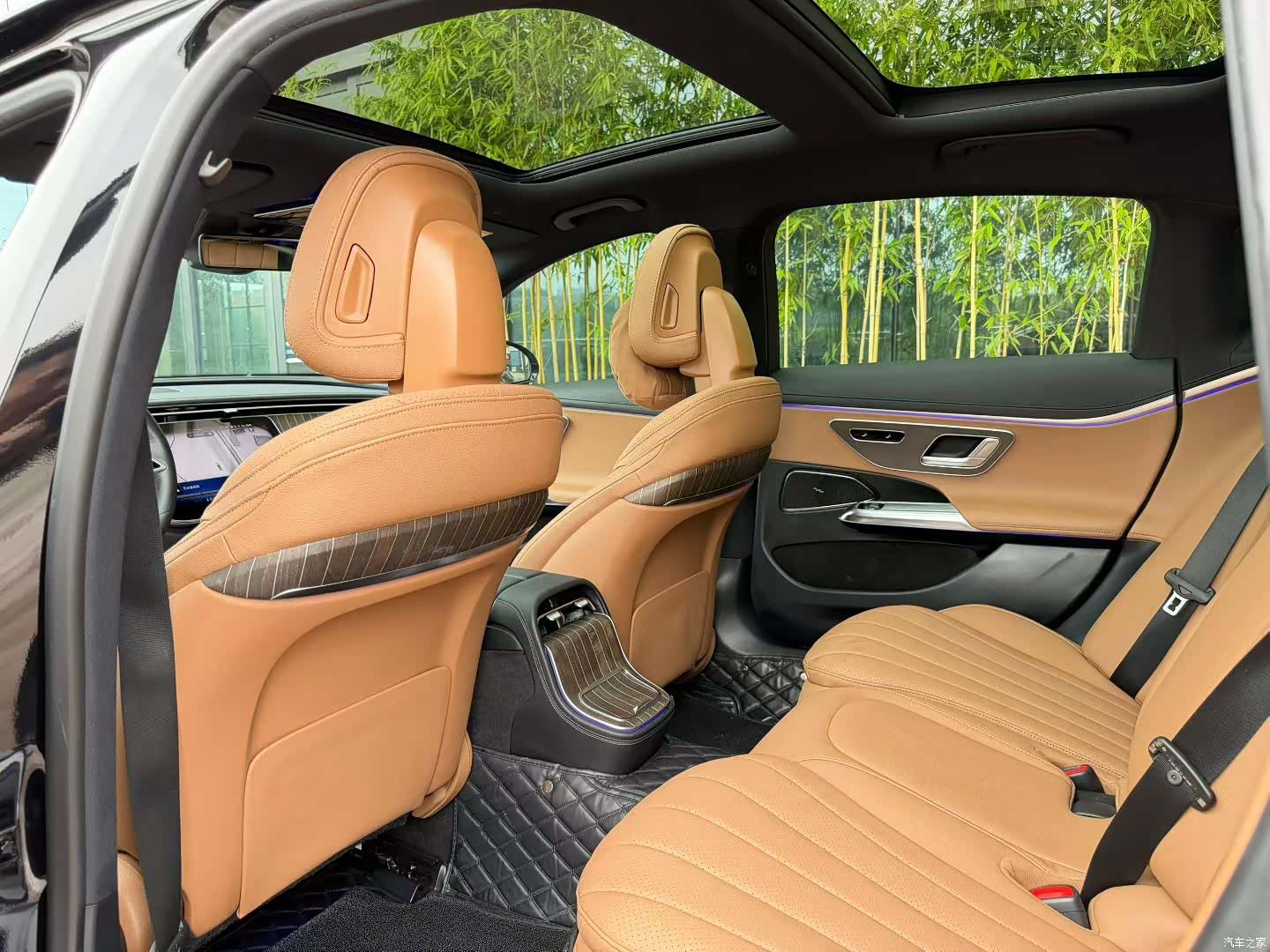Mercedes-Benz E-Class, 2024 4