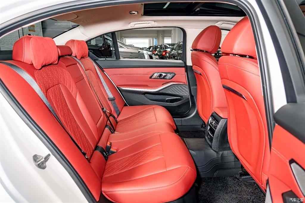 BMW 3 Series, 2025 23