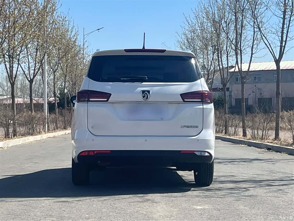 Wuling 360, 2018 9