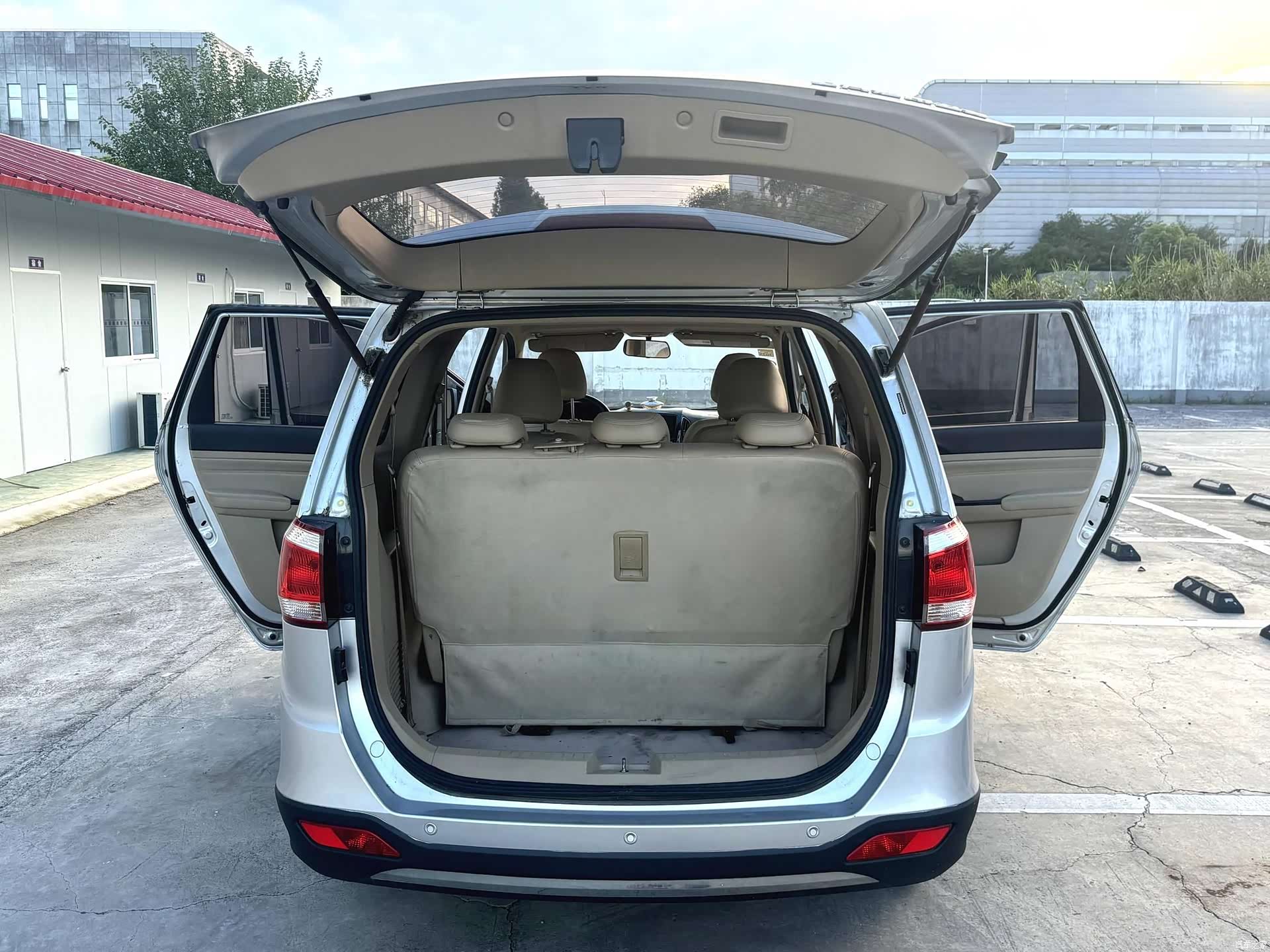 Wuling 730, 2015 17