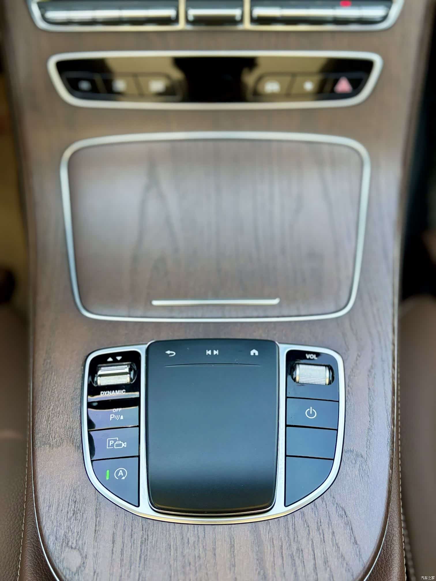 Mercedes-Benz E-Class, 2023 18