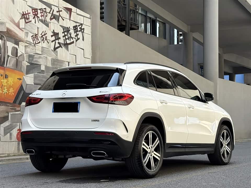Mercedes-Benz GLA Mercedes-Benz GLA