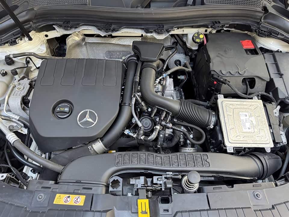 Mercedes-Benz GLA Mercedes-Benz GLA
