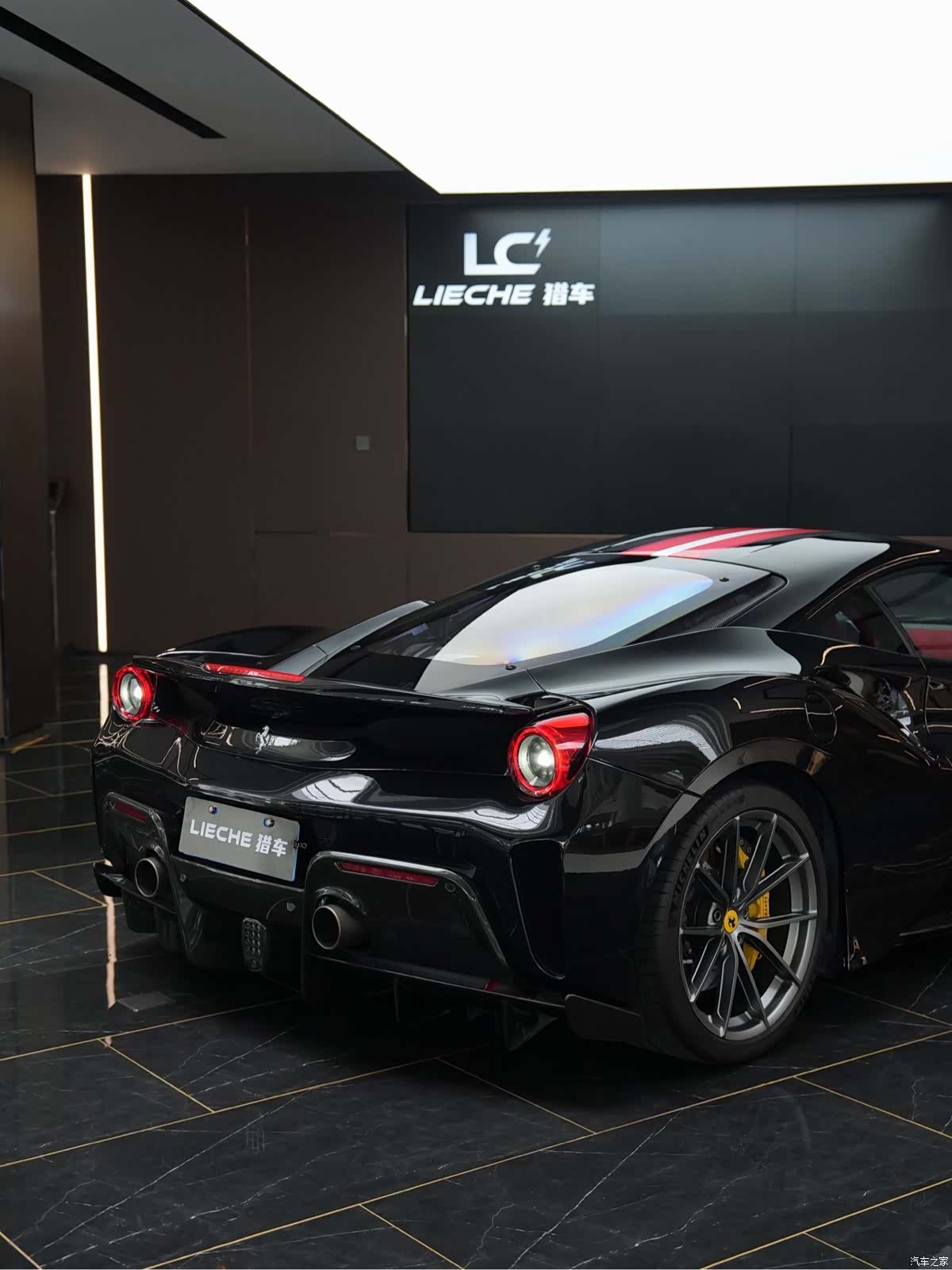 Ferrari 488, 2019 21