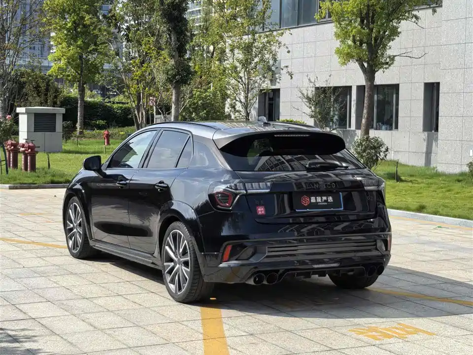 Lynk & Co 02 Hatchback