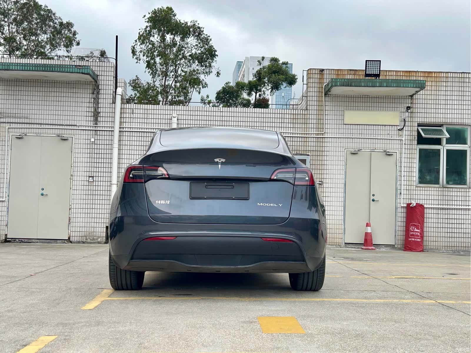 Tesla Model Y, 2023 6