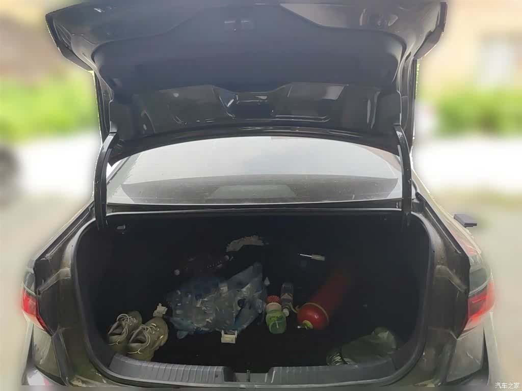 Volkswagen Sagitar, 2023 20