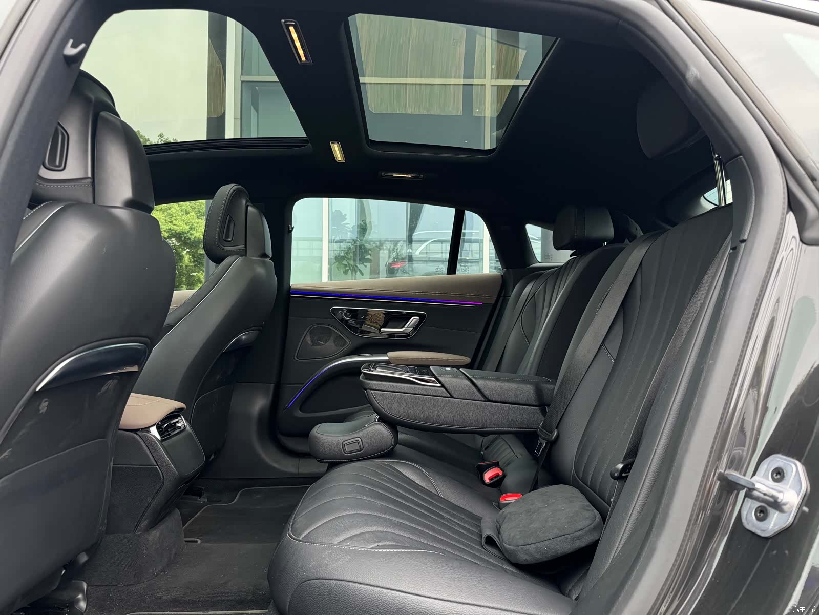Mercedes-Benz EQS, 2024 7