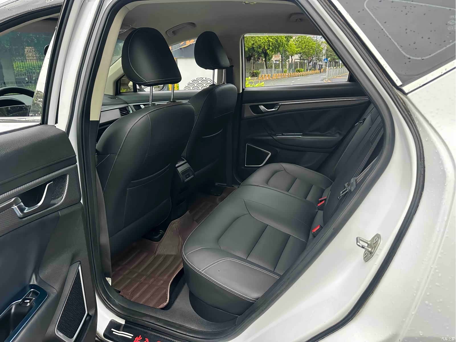 Geely Emgrand, 2017 10