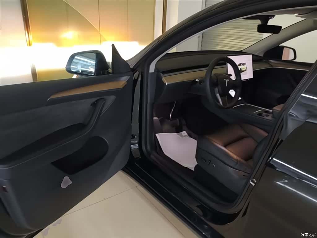 Tesla Model Y, 2022 16